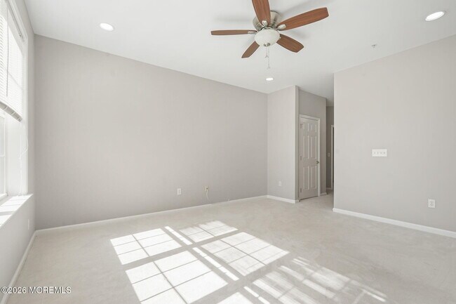 Building Photo - 327 Mill Pond Wy
