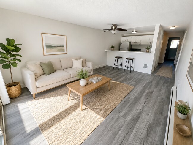 Building Photo - Scenic Lakeside Apartment for Rent - Federal Way
