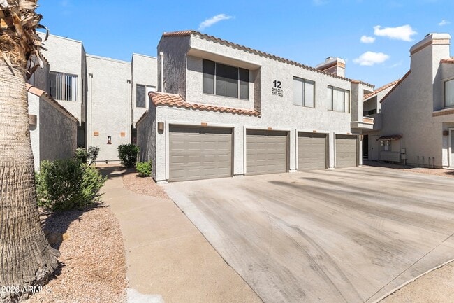 Building Photo - 10055 E Mountainview Lake Dr