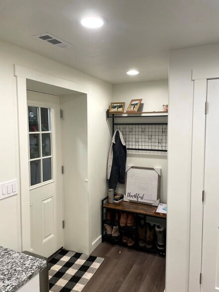 Building Photo - 1221 N 100 E