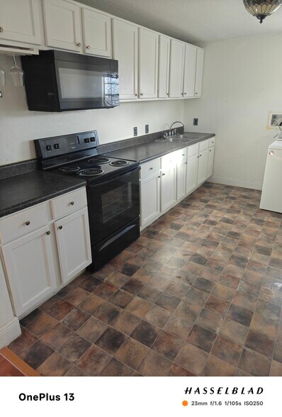 Building Photo - 311 Parker Dr