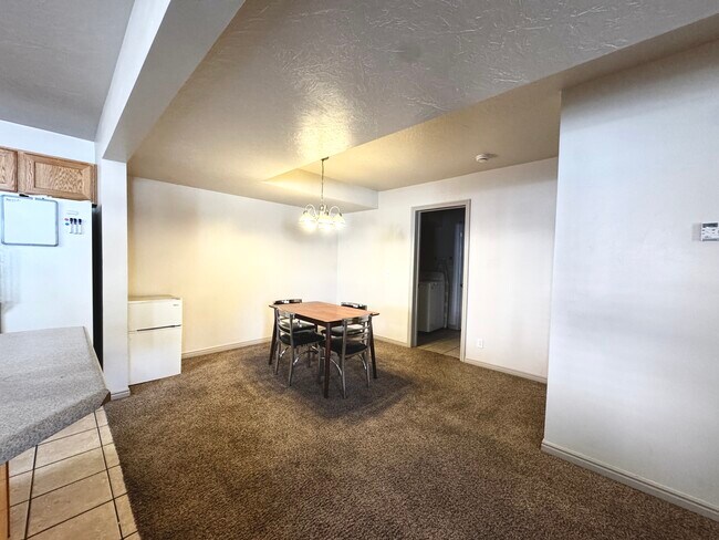 Building Photo - 240 E 300 N