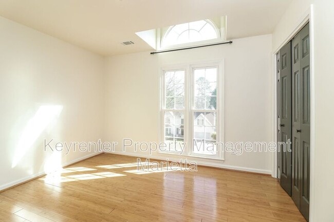 Building Photo - 991 Gentry Ln