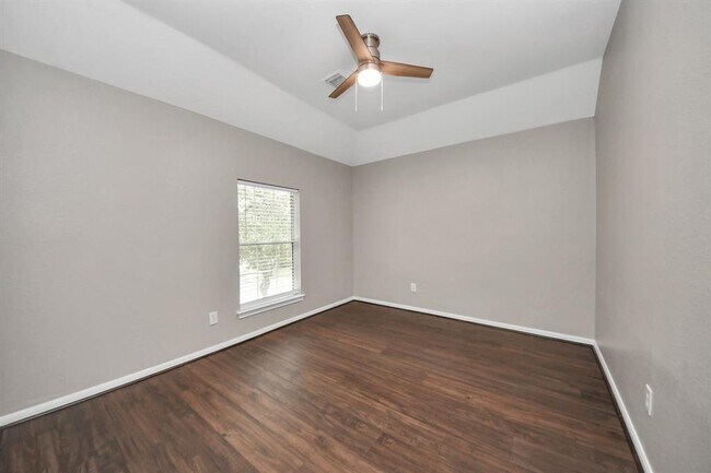 Building Photo - 1302 Raintree Cir