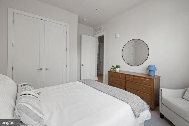 Building Photo - 43442 Croson Ln