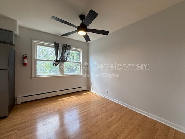 Building Photo - 2701 N Sayre Ave