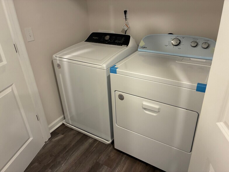 Building Photo - Room in Townhome on Trevino Dr