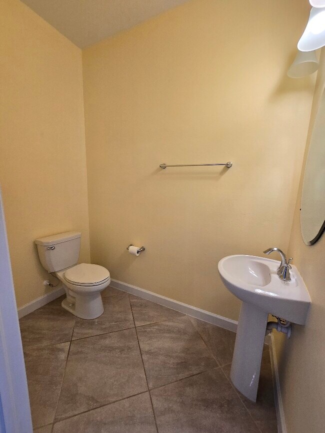 Building Photo - 14117 Pine Lodge Ln