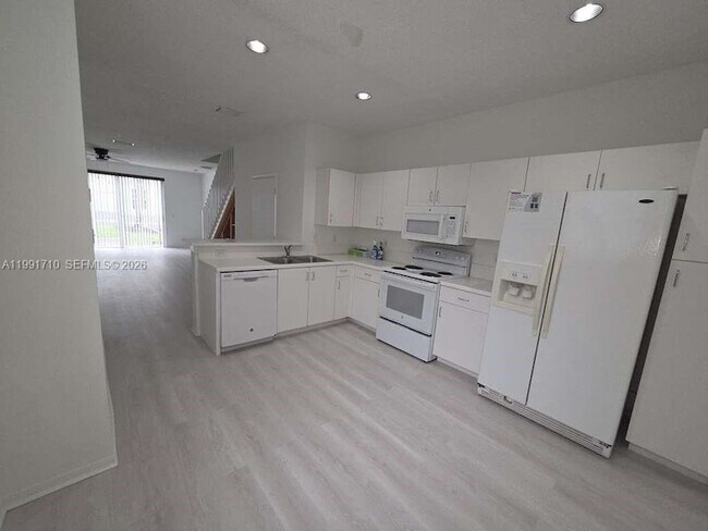 Building Photo - 3665 San Simeon Cir