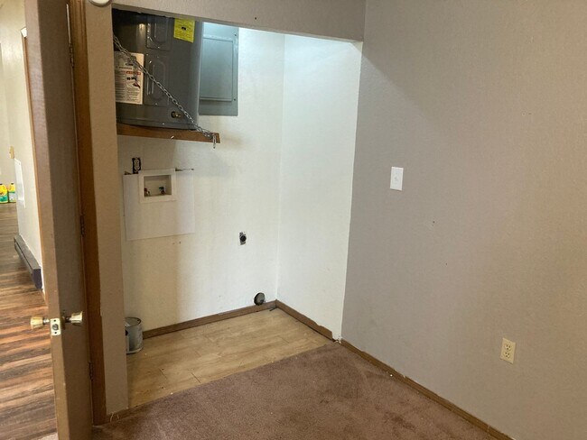 Building Photo - 1 Bedroom 1 Bathroom Apartment!