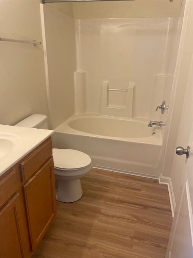 Building Photo - Great condo near Hanes Mall area, Clemmons and I40