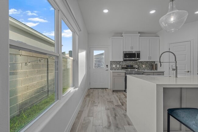 Building Photo - 1416 Eagles Ln