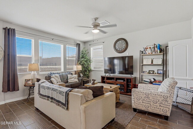 Building Photo - 13852 Paseo De La Luna Ave