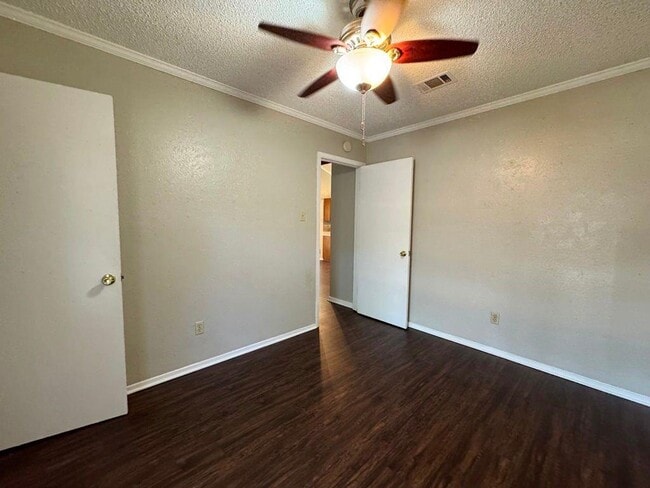 Building Photo - 1107 Spearson Ln