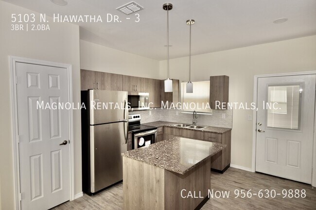 Building Photo - 5103 N Hiawatha Dr