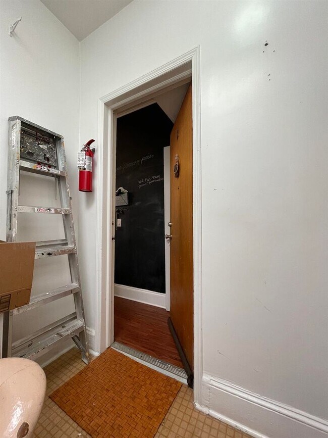 Building Photo - 134 43rd St