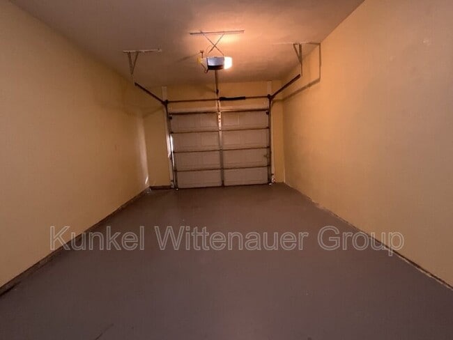 Building Photo - 504 Draco Dr