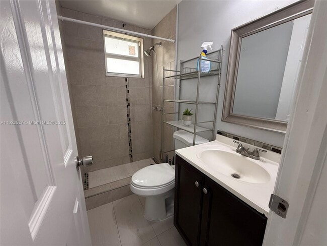 Building Photo - 501 SW 69th Ave