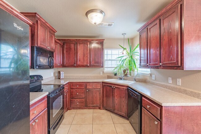 Building Photo - 3/2 in Tradewinds