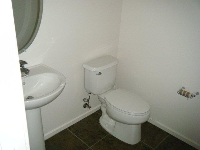 GUEST BATH - 525 W Lakeside Dr