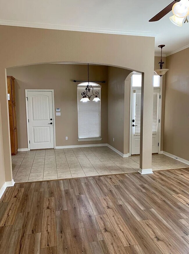 Building Photo - 2006 Wild Iris