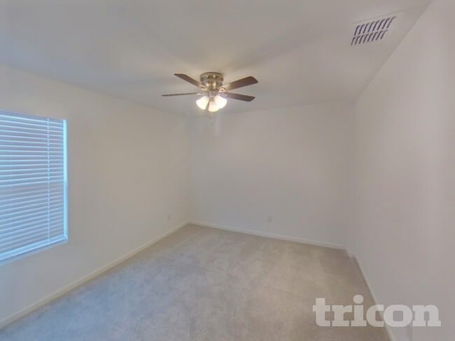 Building Photo - 811 Ponderosa Ln