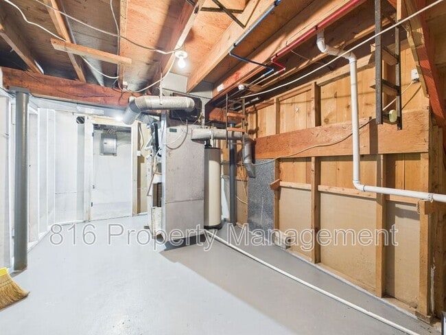 Building Photo - 8215 Ruskin Way