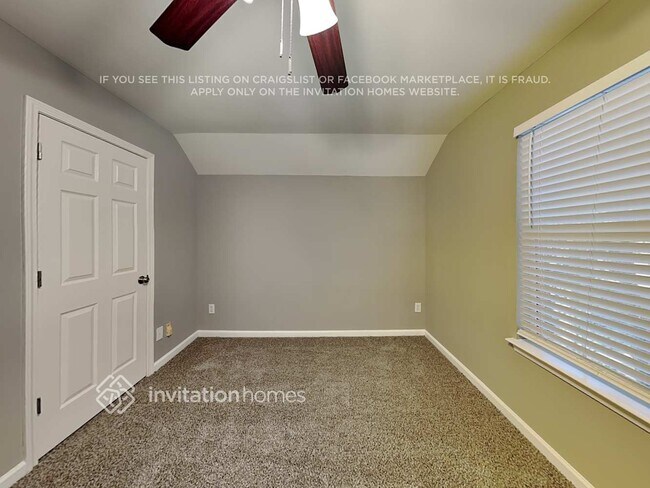 Building Photo - 204 Maywood Path