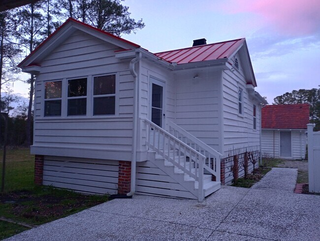 Primary Photo - 4257 Plantation Dr
