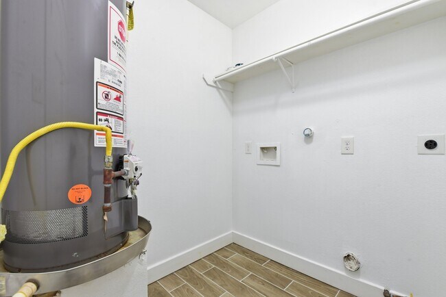 Building Photo - 915 Nevell St