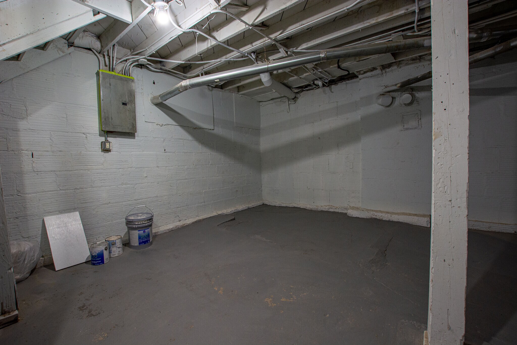 Building Photo - 3812 Dodge St