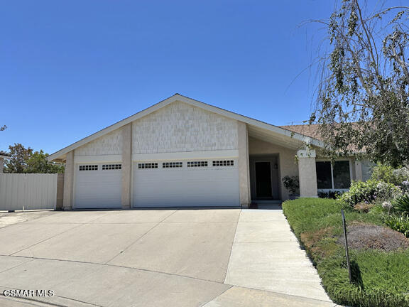 Building Photo - 724 Zinnia Ct