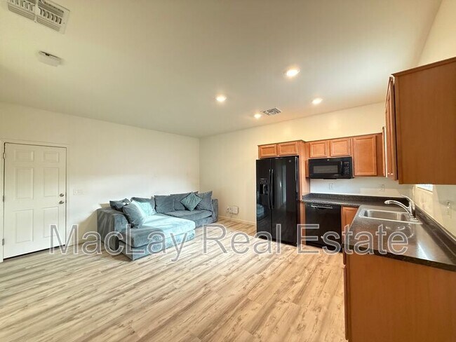 Building Photo - 2372 E Dust Devil Dr