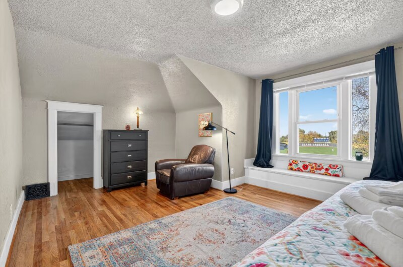 Building Photo - 1821 6th Ave