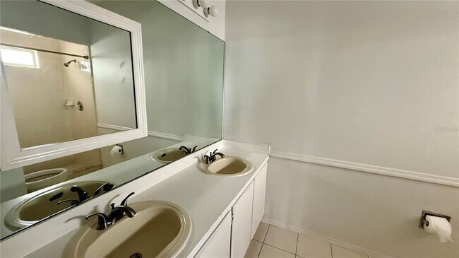 Building Photo - 3293 Brewster Dr
