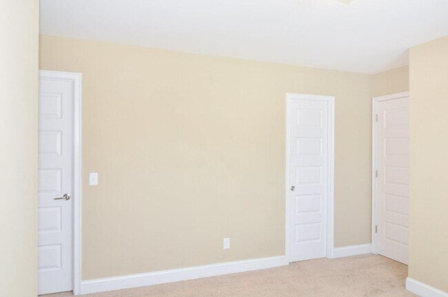 Building Photo - Coming Available!