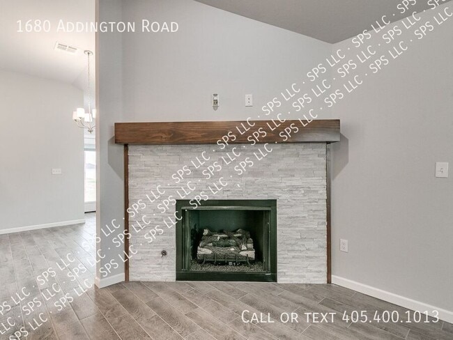 Building Photo - 1680 Addington Rd