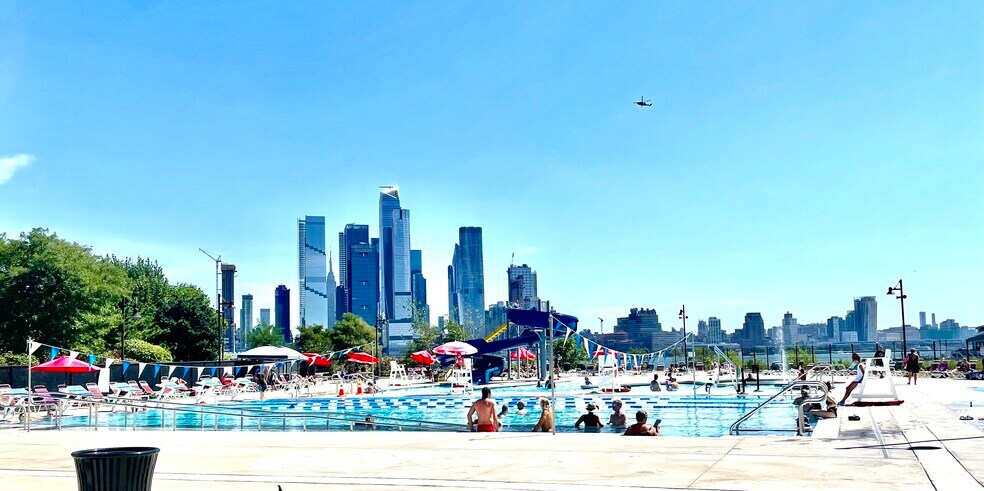Weehawken Waterfront Pool Complex - 955 Boulevard E