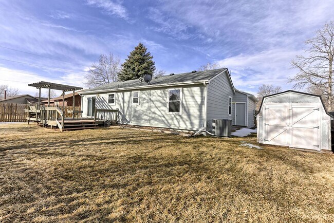 Building Photo - Charming West Fort Collins Rental!