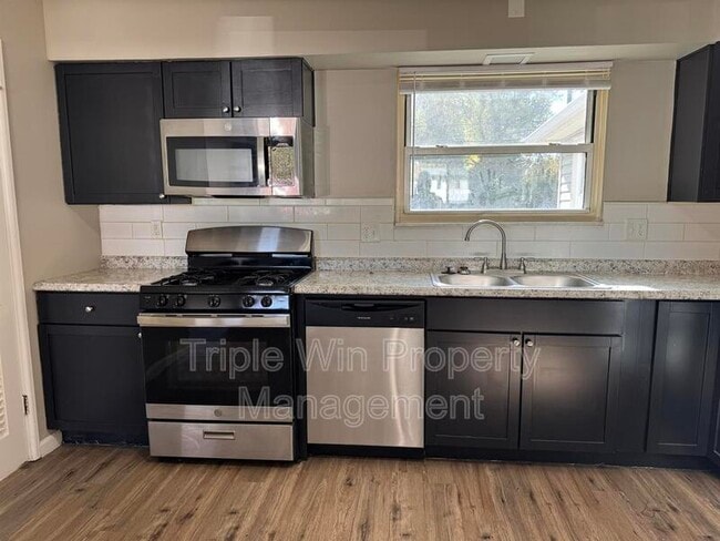 Building Photo - 1240 Pamela Dr