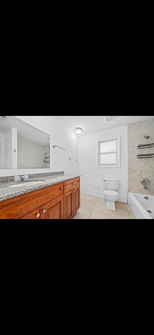 Building Photo - 9227 Green Meadows Way