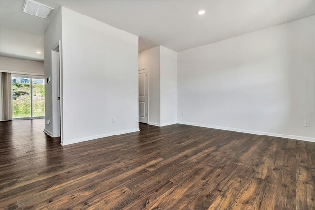 Building Photo - 305 Woodnettle Ln