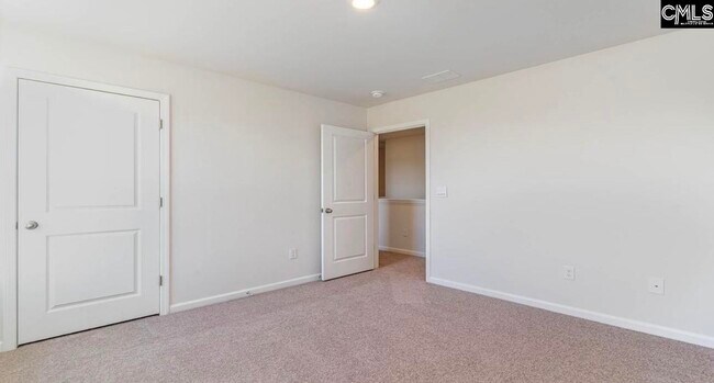 Building Photo - 2075 Grovefield Dr