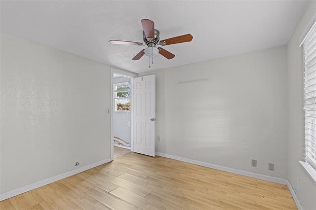 Building Photo - 2117 W Lotus Ave