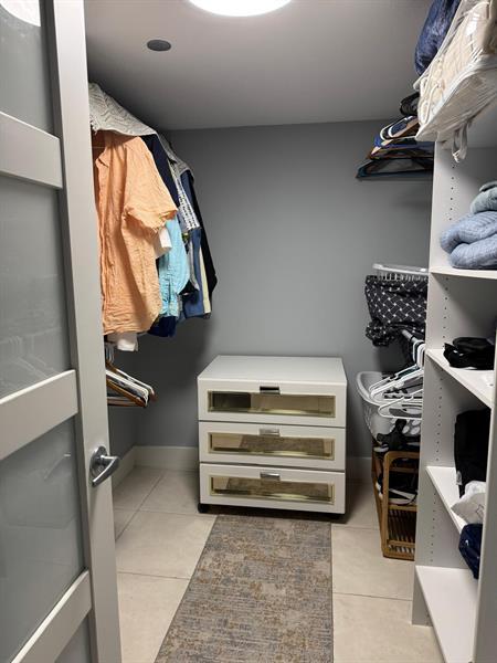 Building Photo - 3510 Oaks Way