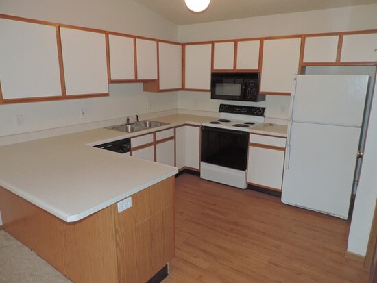 Building Photo - 2448 Rushmore Dr