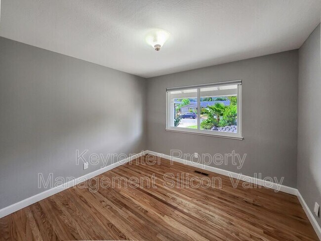 Building Photo - 22423 St Andrews Ave