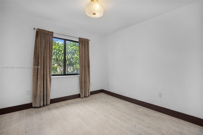 Building Photo - 11335 SW 74th Ln