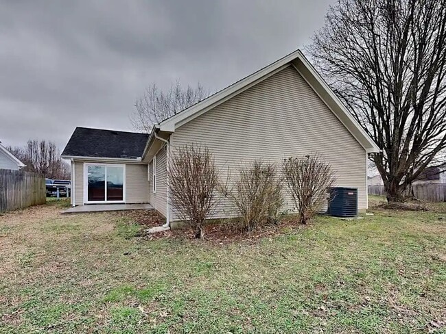 Building Photo - 915 Red Feather Trail