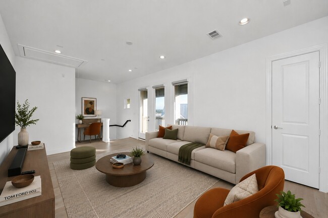 Building Photo - 4005 Woodshire Vlg Ests